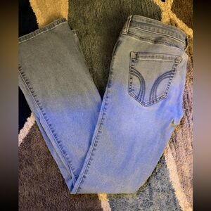 Hollister low rise boot cut, Short. 26x29 (2S)
Light Blue Womens Jeans